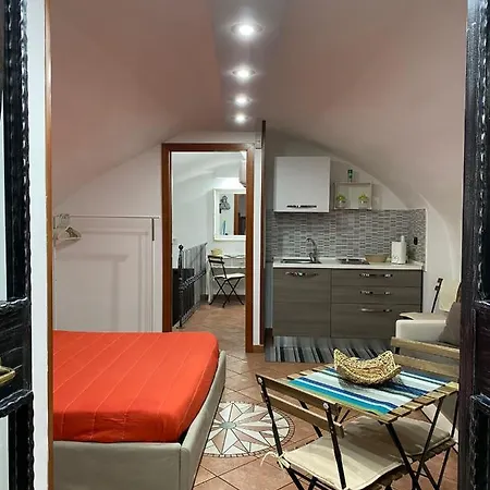 In Love: Balconcino Spaccanapoli Nápoles
