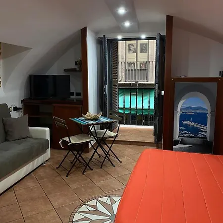 Apartamento In Love: Balconcino Spaccanapoli