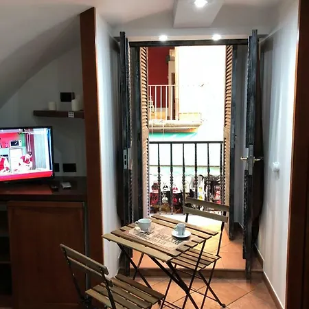 Apartamento In Love: Balconcino Spaccanapoli
