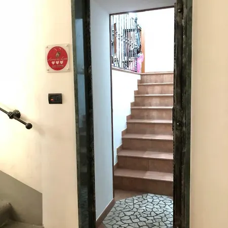 Apartment In Love: Balconcino Spaccanapoli Naples